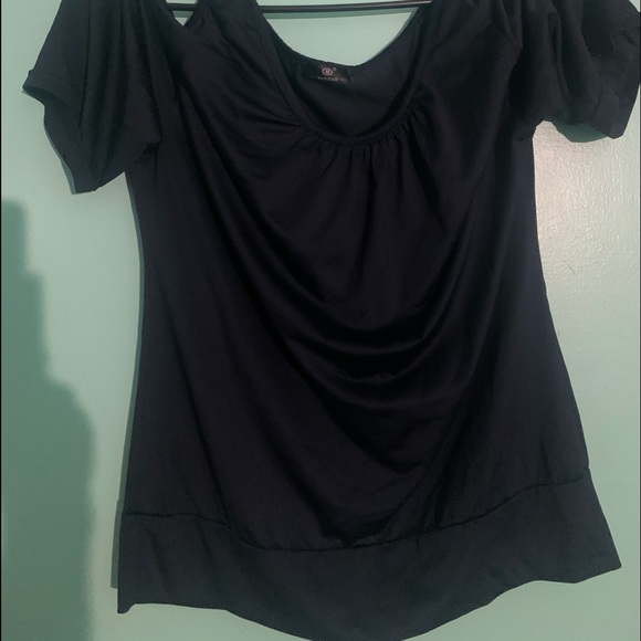 Really pretty top - Picture 2 of 2